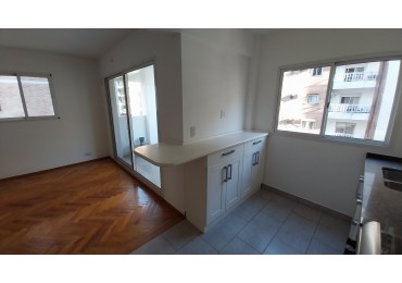 ZONA RIO! VENTA DEPARTAMENTO DOS DORMITORIOS CON COCHERA GUEMES Y MORENO